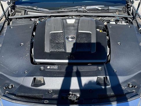 Used 2024 Lexus LS 500 w/ Interior Upgrade Package image 23