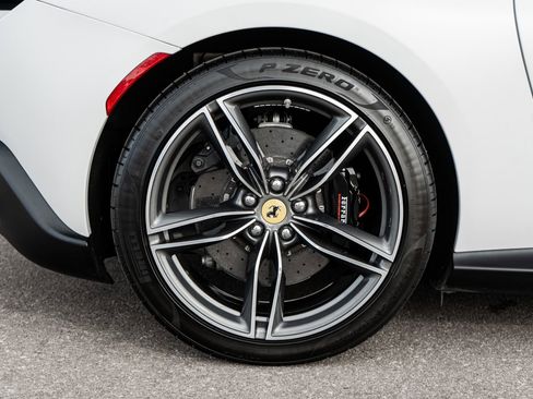 Used 2024 Ferrari Roma Spider image 15