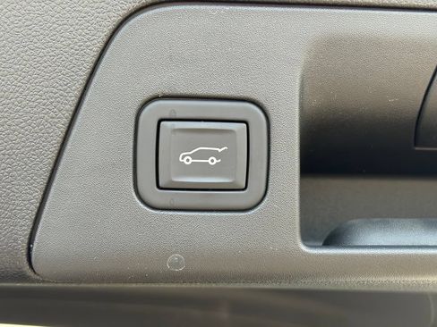 Used 2023 Buick Envision Preferred AWD/4WD image 10