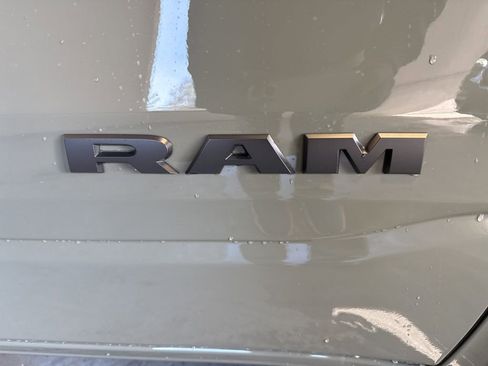 New 2026 RAM 1500 4x4 Crew Cab image 7