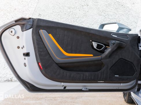 Used 2024 Lamborghini Huracan Tecnica image 23