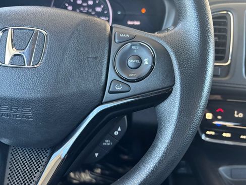 Used 2021 Honda HR-V EX image 12