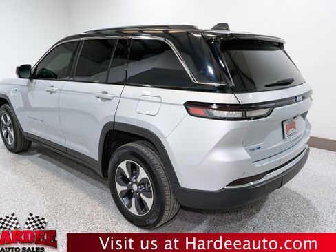 Used 2023 Jeep Grand Cherokee 4WD 4xe image 3