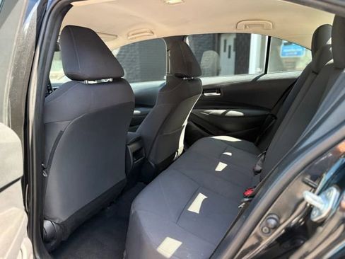 Used 2021 Toyota Corolla LE image 12