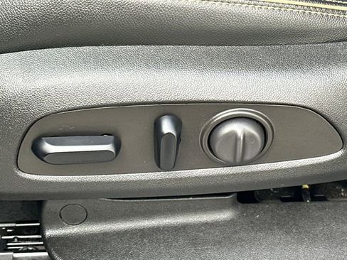 Used 2023 GMC Terrain AT4 image 40