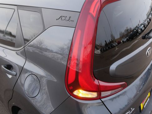 Used 2021 Kia Soul EX image 12