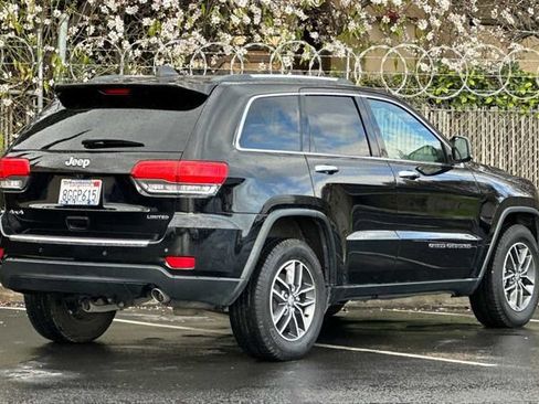 Used 2018 Jeep Grand Cherokee Limited image 3