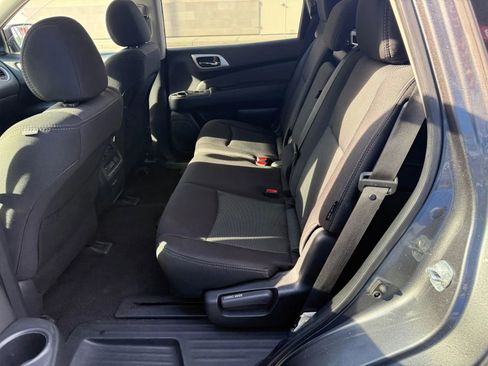 Used 2020 Nissan Pathfinder SV image 11