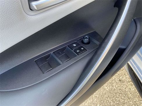 Certified 2024 Toyota Corolla SE image 18