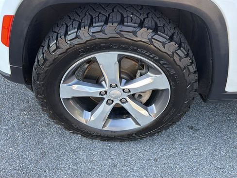 Used 2021 Jeep Grand Cherokee L Limited AWD/4WD image 39