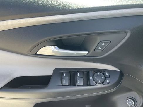 Used 2025 Buick Envista Avenir FWD image 22
