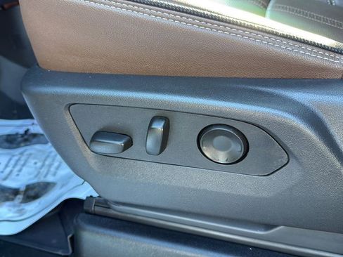 Used 2025 Chevrolet Tahoe High Country image 31