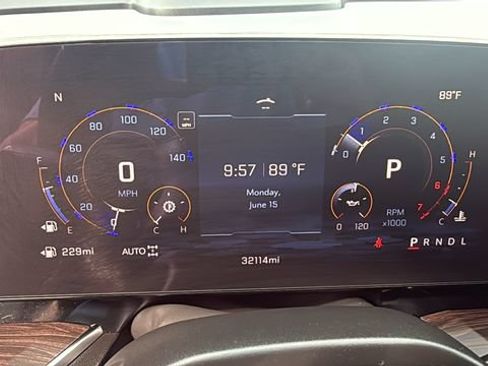 Used 2025 Chevrolet Tahoe Z71 AWD/4WD image 15