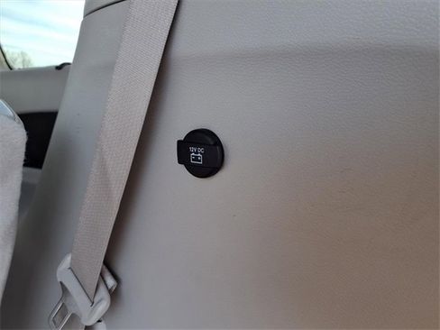 Used 2021 Chrysler Pacifica Touring-L image 76