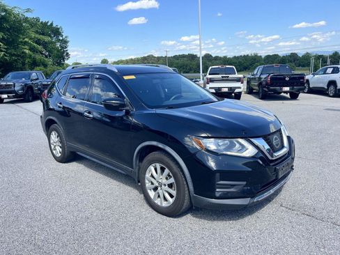 Used 2017 Nissan Rogue SV AWD/4WD image 1