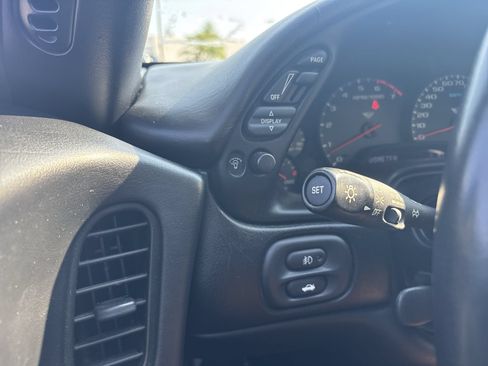 Used 2002 Chevrolet Corvette Coupe w/ Preferred Equipment Group2 RWD image 17