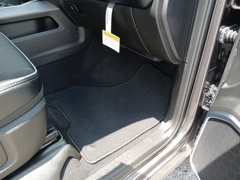 New 2026 RAM 2500 Laramie AWD/4WD image 28