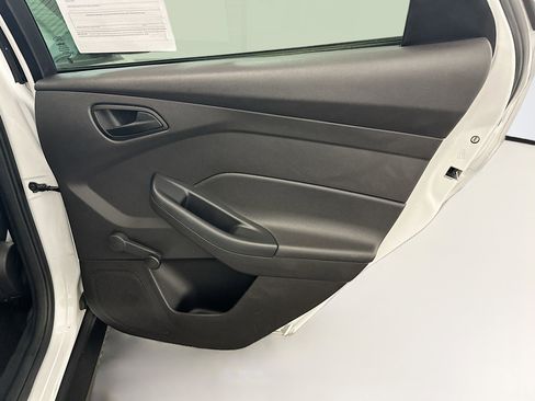 Used 2013 Ford Focus S FWD image 29
