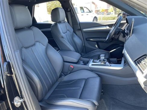 Used 2025 Audi Q5 2.0T Premium image 27