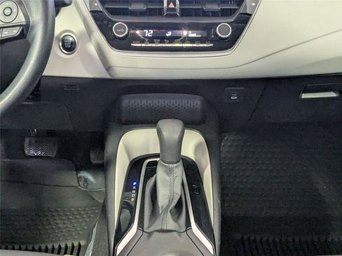 Used 2024 Toyota Corolla LE w/ LE Convenience Package image 33