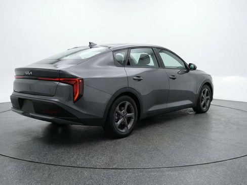 Used 2025 Kia K4 FWD image 9