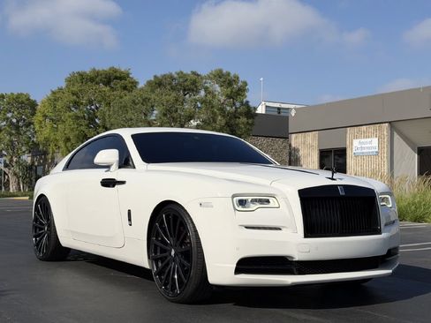 Used 2017 Rolls-Royce Wraith RWD image 6