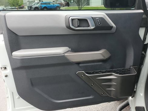 Used 2022 Ford Bronco Black Diamond AWD/4WD image 18