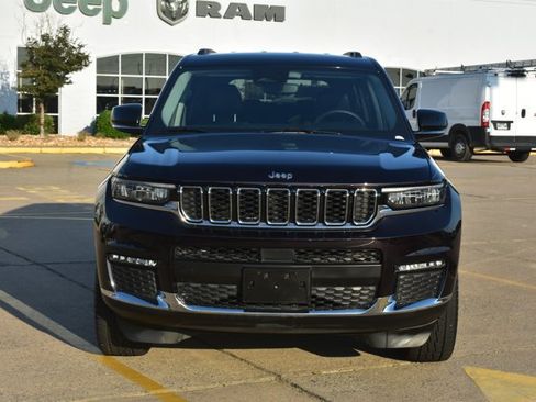 Used 2023 Jeep Grand Cherokee L Limited AWD/4WD image 2