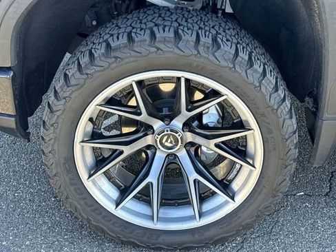 Used 2023 GMC Sierra 1500 Denali Ultimate image 32