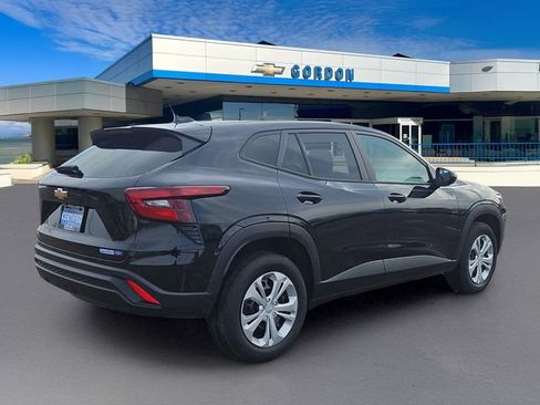 Certified 2024 Chevrolet Trax LS image 8