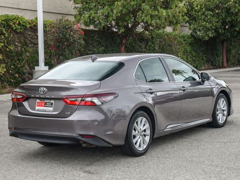 Used 2024 Toyota Camry LE FWD image 9
