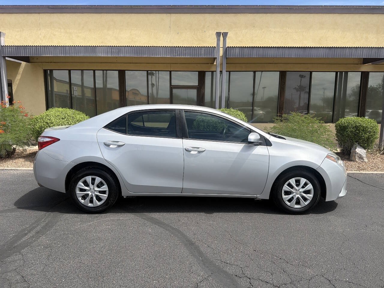 Used 2014 Toyota Corolla L FWD image 11