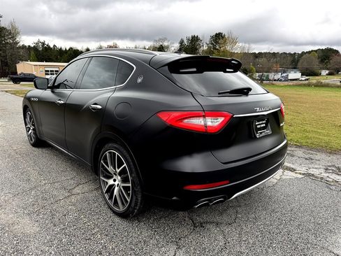 Used 2017 Maserati Levante S AWD/4WD image 10