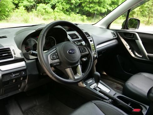 Used 2018 Subaru Forester 2.5i Premium w/ Protection Package #1 AWD/4WD image 2
