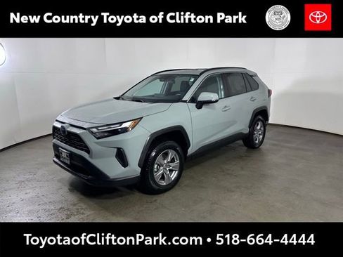 Used 2022 Toyota RAV4 XLE w/ Convenience Package image 7