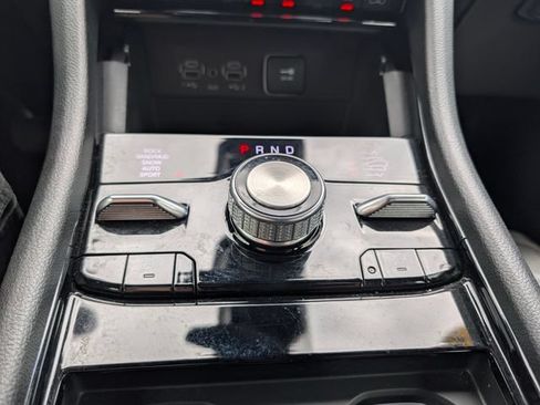Used 2022 Jeep Grand Cherokee Overland AWD/4WD image 25