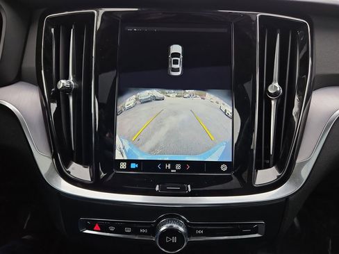 Used 2024 Volvo S60 B5 Core image 15