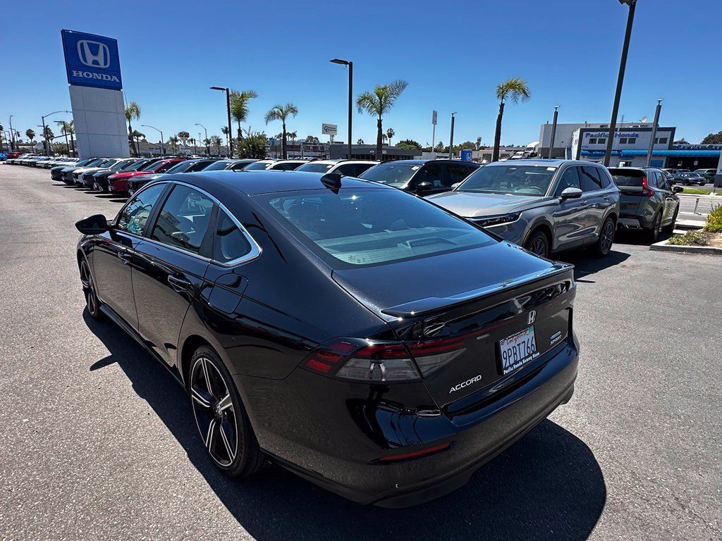 Used 2024 Honda Accord Sport image 6