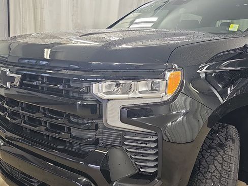 Used 2023 Chevrolet Silverado 1500 RST AWD/4WD image 36