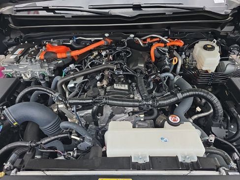 Used 2024 Toyota Tacoma Limited AWD/4WD image 32