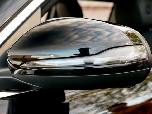 Used 2024 Mercedes-Benz GLB 250 image 36