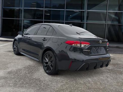 Used 2025 Toyota Corolla SE image 4