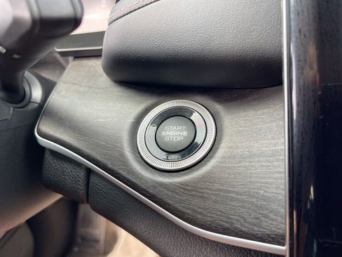 Used 2024 Jeep Grand Cherokee Limited 4xe image 13