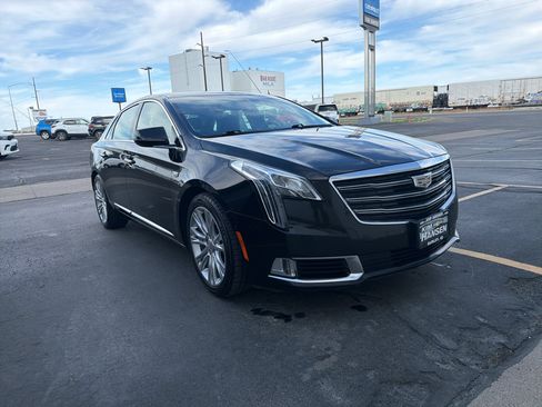 Used 2019 Cadillac XTS Luxury FWD image 1
