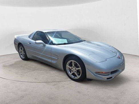 Used 2001 Chevrolet Corvette Coupe w/ Preferred Equipment Group2 RWD image 7