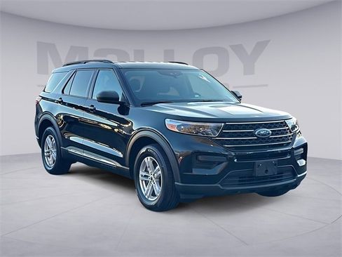 Used 2024 Ford Explorer XLT image 1