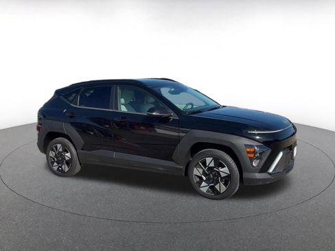 Used 2025 Hyundai Kona SEL AWD/4WD image 2
