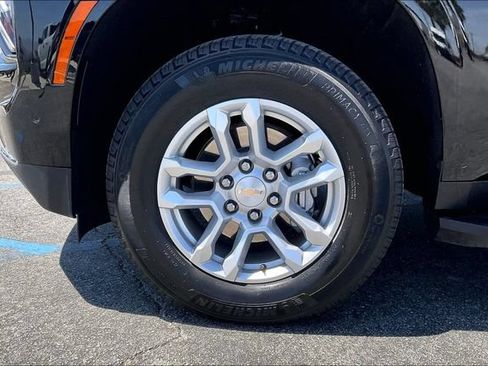 Used 2025 Chevrolet Tahoe LT AWD/4WD image 8