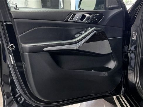 Used 2025 BMW X7 xDrive40i AWD/4WD image 8