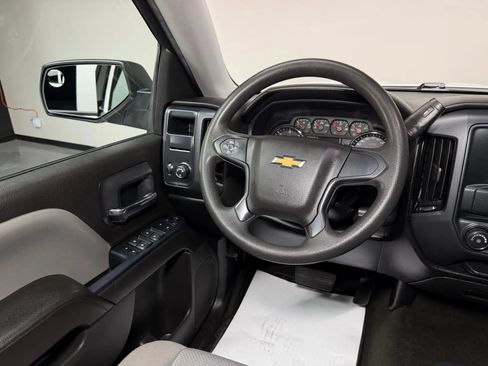 Used 2018 Chevrolet Silverado 1500 Custom w/ Custom Convenience Package RWD image 18